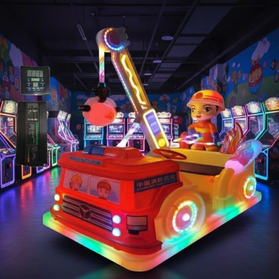 صورة عربة أطفال بتصميم رافعة إنقاذ